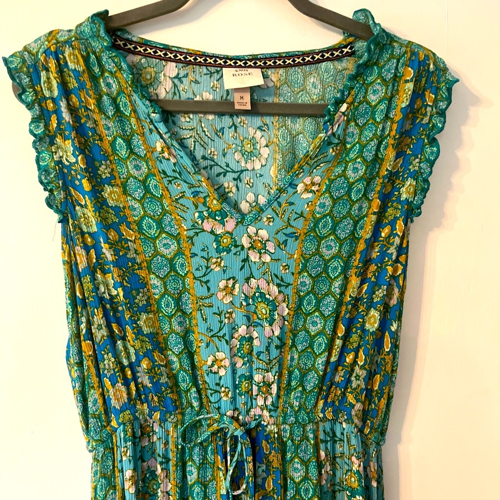 Sleeveless waist cinch dress